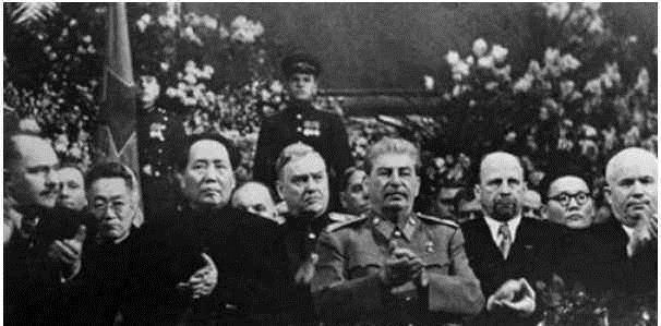  亲生|斯大林间接害死了自己亲生儿子，却受到外界的一致赞扬！