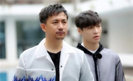  直言|黄磊太过耿直，直言没有听过张艺兴的歌，老狼机智转移话题