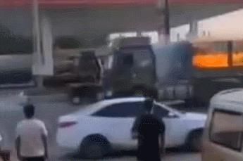  车企|车企同样有担当！解放赠送一辆J7给开“火车”的英雄卡友孙刚