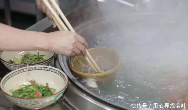 江苏|焖肉面锅盖面皮肚面长鱼面,江苏人为什么对面条谜之喜爱