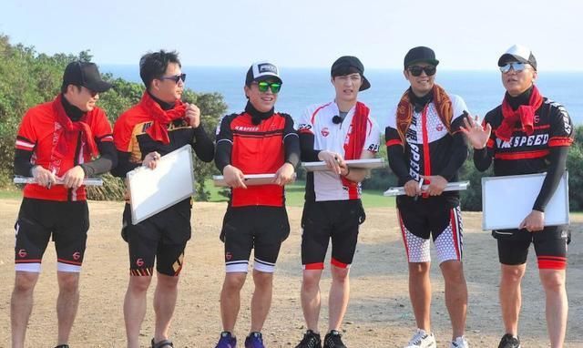  退出|黄渤当年退出《极限挑战》另有苦衷？多次恳求何炅，却被接连拒绝