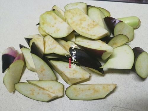  鲜味|天热，三人午餐我这样做，两菜一汤咸鲜味美，30分钟可上桌