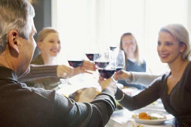 主管领导|向公司老板敬酒不知说啥?这三点教给你,老板不重用你都难