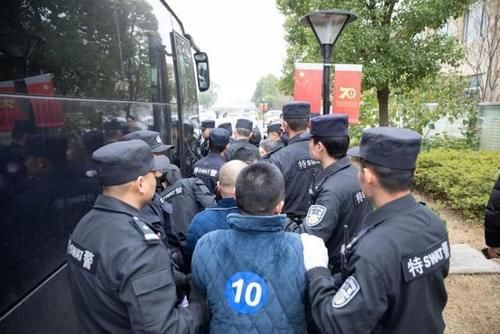 曾春亮|全民喊打的“曾春亮”究竟是个什么样的人，为何刚出狱又走上绝路