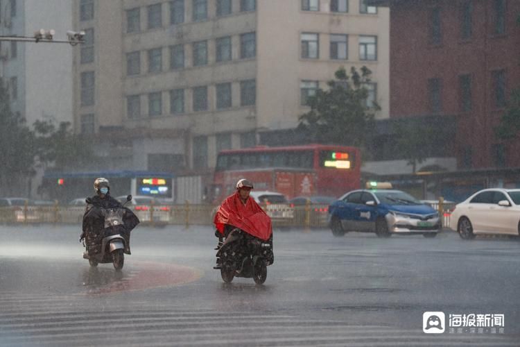 【组图】台风“前奏”？晚高峰暴雨“奇袭”济南市区