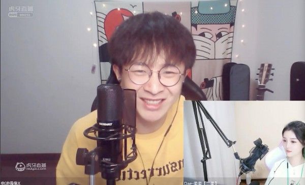  抢尽|《电波偶像x》星推官张赫宣被虚拟主播宝叽一“抢尽风头”，网友：只想看捏脸