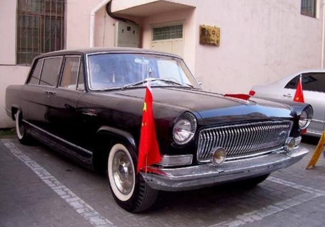  红旗|大爷低价买报废红旗，清洗后土豪出价300万购买，大爷：我差钱？