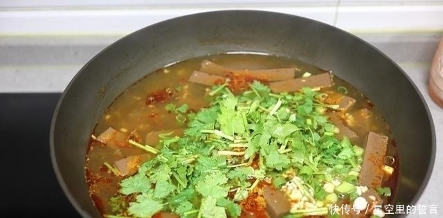 柔嫩|三伏天没胃口?吃1碗鸭血粉丝汤,咸鲜柔嫩开胃,从里到外的畅快