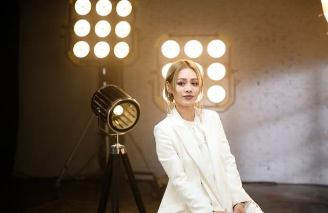  终于|《浪姐》比赛过半！人气三巨头出现，郑希怡终于不再“意难平”