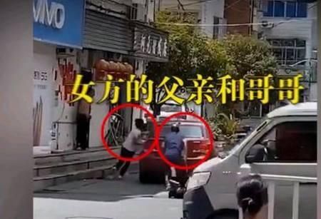  身上|丈夫带人来捉奸，妻子和情夫开车从其身上驶过，路人吓到尖叫！