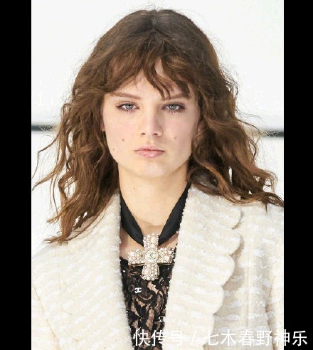 时节|十分吸睛! 初秋时节,质感棕色系发色彰显精致慵懒气质