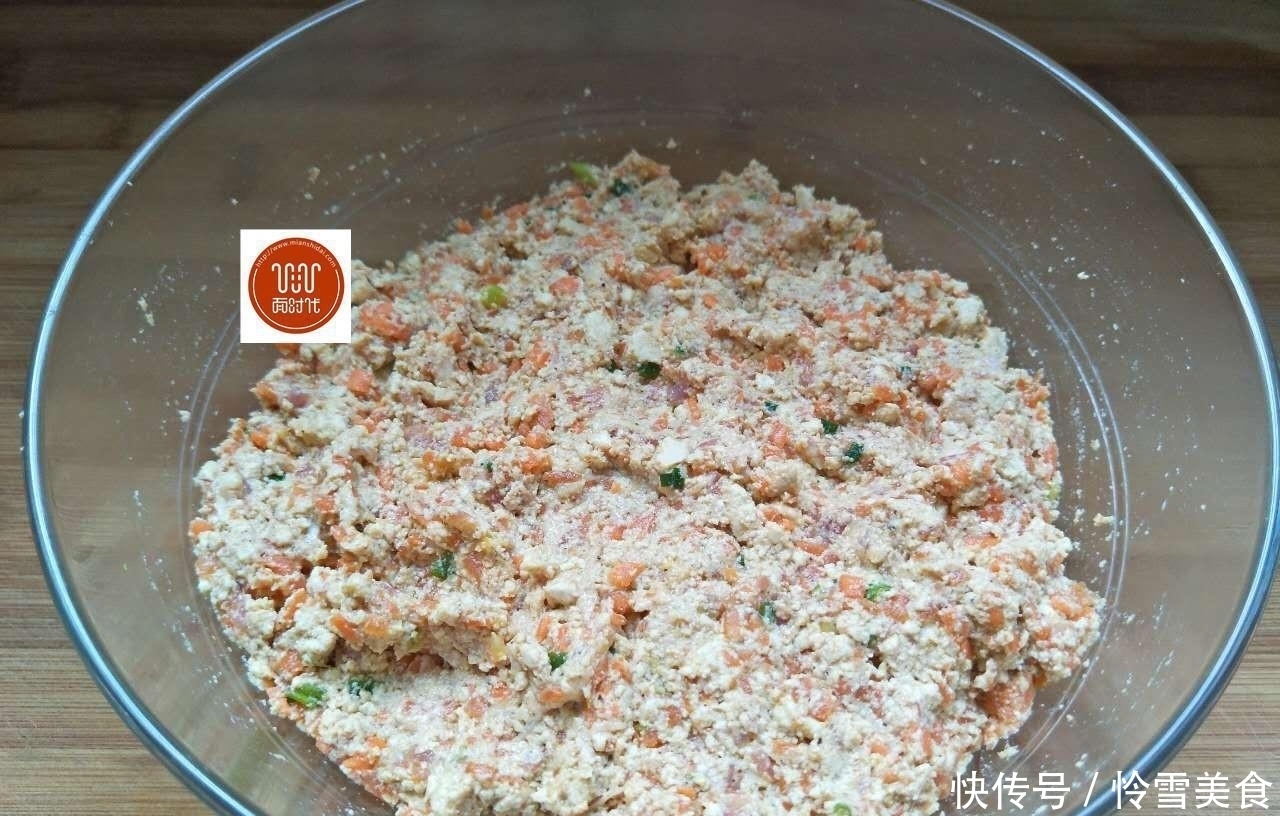  美食生活|我炸的豆腐丸子香又嫩，怎么吃都不腻，边炸边吃，端上桌都快没了