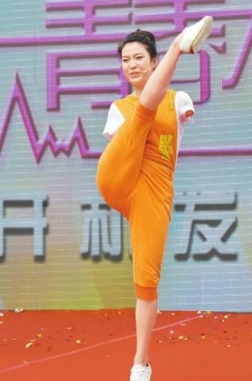  牵手|《非诚勿扰》无臂女孩，牵手成功后，下台紧接被甩的她怎样了？