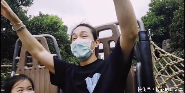 时光|戚薇李承铉携女儿游乐园度亲子时光，Lucky露正脸可爱十足