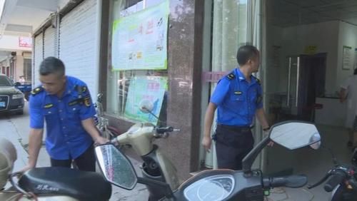 乱放|注意了！临川城管重拳出击，整治城区人行道机动车乱停乱放！