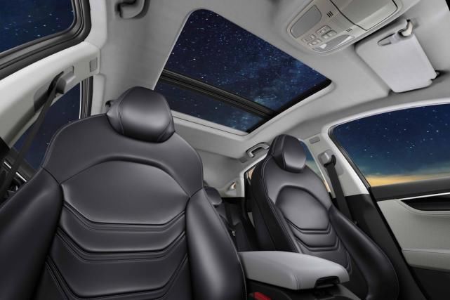  腰间盘|比腰间盘还突出，10万元落地的家轿还能这么玩？