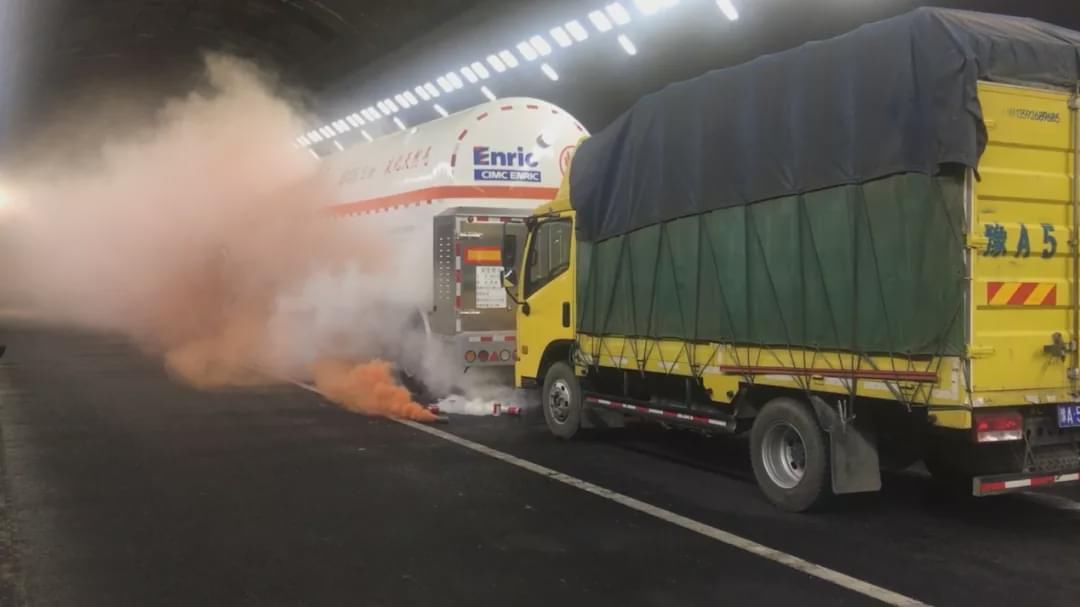  联动|高速隧道内有事故导致危化品泄漏？看河南高速交警多部门如何联动演练应急救援