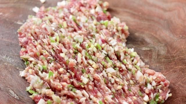  家常|入秋的莲藕最脆，家常版藕盒做法，老公1次能吃10多个