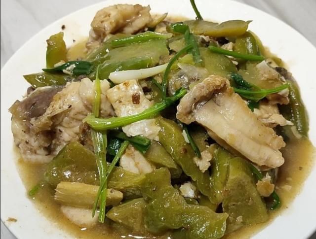  香浓|鱼和苦瓜天生一对，这客家做法超下饭，香浓入味又不苦，太好吃了
