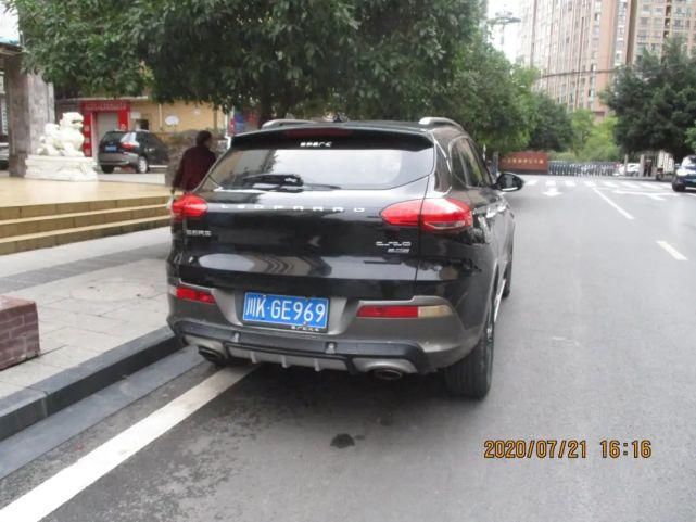 栖霞路北|都“跑”不脱！车辆违法，行人闯红灯……今天全曝光——