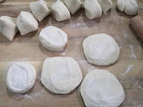  自制豆沙馅|这款面食做早餐，我一口气能吃4个，比馒头好吃，比菜包子受欢迎