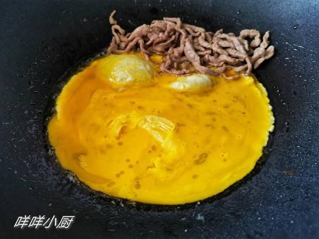  不知不觉|早饭一碗炒面解决，荤素齐全，不知不觉吃到撑，方法简单易学