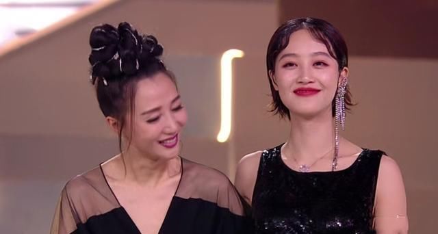  成团|《乘风破浪的姐姐》成团夜，阿朵表示：我就是来美美地鼓掌的