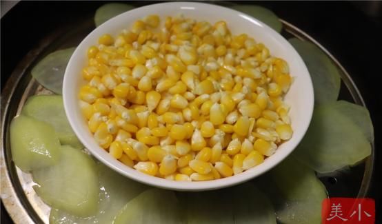  小孩|吃剩的玉米棒别扔掉，这样简单一煮，营养又暖胃，小孩一碗不够吃