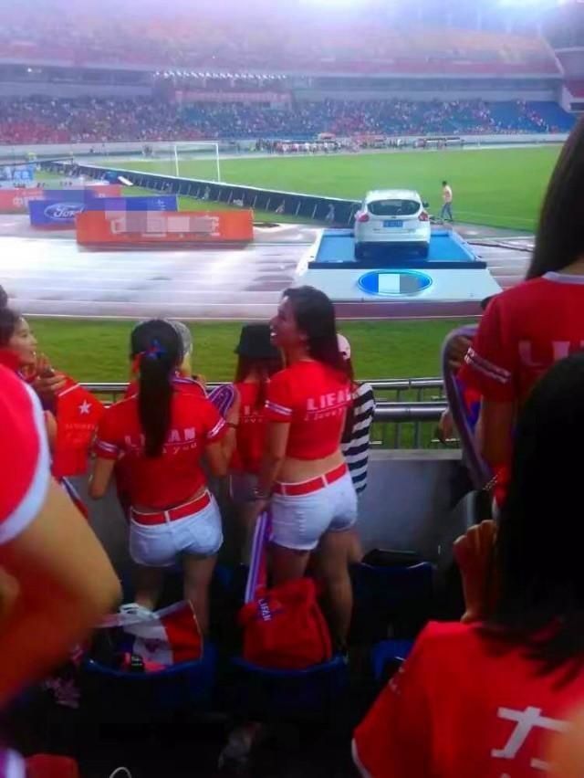  球队|球迷文化之远征军观察：申花最专业，国安最偏执，鲁能的手抓饼