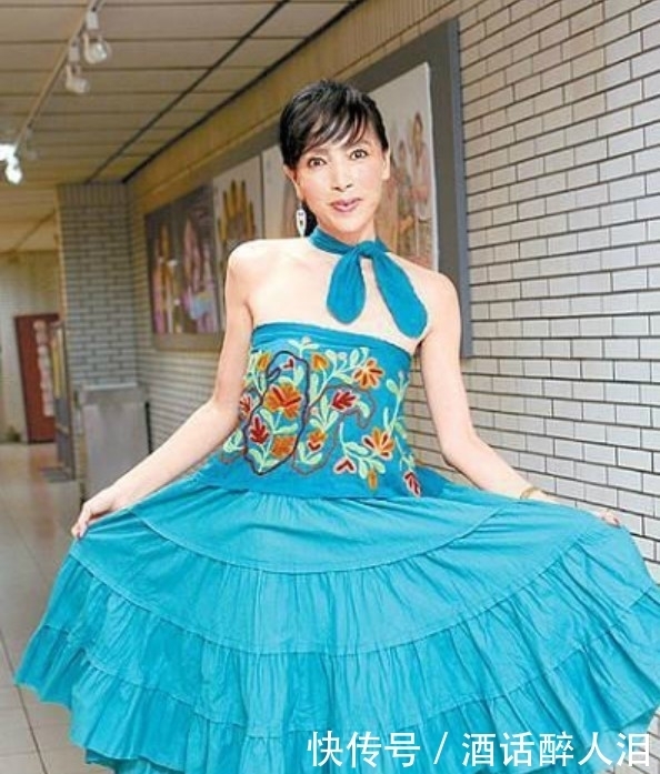 有钱|凭借5段婚姻跻身上流社会,有钱养小男友,却让女儿成流浪儿童?