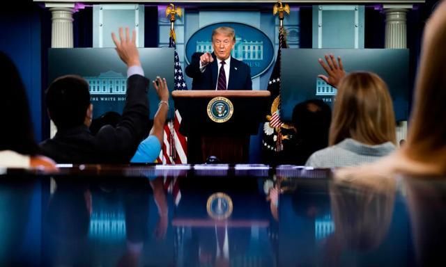  火光冲天|美国多地再发暴乱，5000抗议者冲破法院围栏，火光冲天