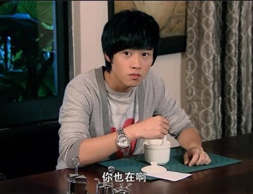  线下|魏晨出席线下商演视频被扒，霸气拒绝假唱，魏晨：专业歌手不假唱