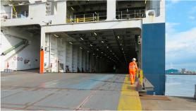 夺命|惊心!甲板作业打手机, 3名船员被夺命 ... 船上作业,请远离手机!