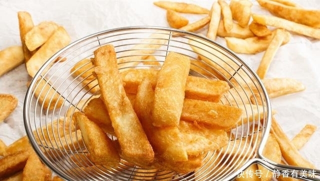 土豆|炸薯条时,土豆焯水后不要直接炸,多加这1步,薯条香酥不发软