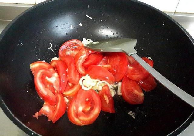  顺序|为啥饭店做的鸡蛋西红柿那么好吃？饭店大厨：下锅的顺序必须这样