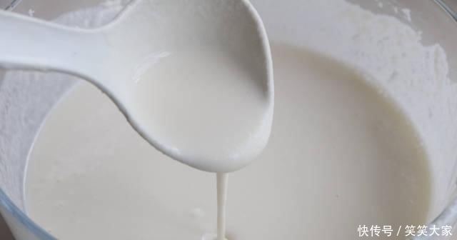  不用|大米别煮粥了，做成懒人早餐，外脆里软，不用发酵，搅一搅就出锅
