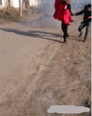  搞笑|搞笑GIF：女人千万不能惹，生气后果很严重