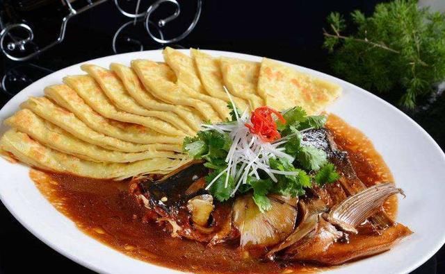 5克|家庭版鱼头泡饼,咸鲜微辣,肉香滑嫩,用饼蘸着吃相当巴适