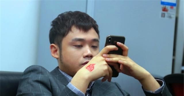 下午|月光七夕上午官宣四年女友,下午便分手,称两年内不恋爱只追梦