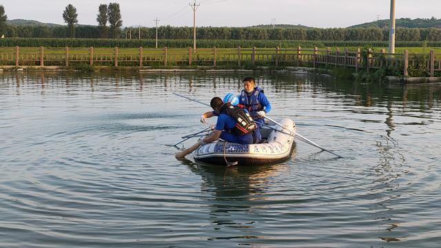  蓄水池|大连4人结伴到蓄水池游泳，18岁职高生踩空再没上来