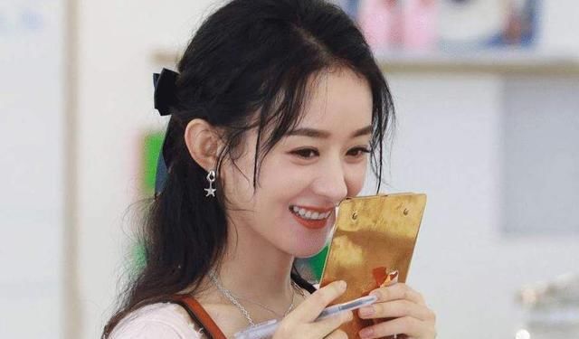 演员|他究竟有何背景？被尔冬升批演技烂，第一次演戏却＂搬动＂半个娱乐圈