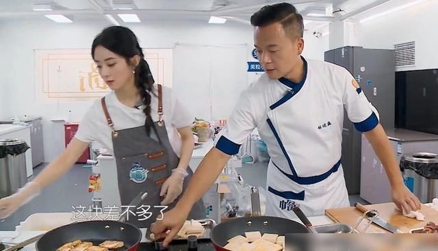  干活|中餐厅搞完黄晓明搞赵丽颖，干活镜头全剪，刻意立矛盾耍大牌人设