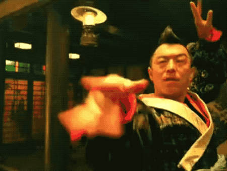 腿短|黄渤节目因腿短抱怨凳子高,脚下被垫两抱枕,同伴却无处安放长腿