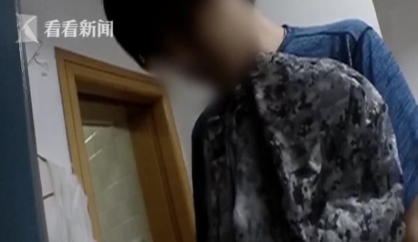  两轮摩托|看呆交警！男子驾套牌摩托连闯6个红灯被扣63分