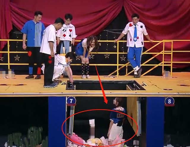 看清|跑男游戏恶搞嘉宾团,看清蔡徐坤的惩罚道具,说好的团宠优待呢?