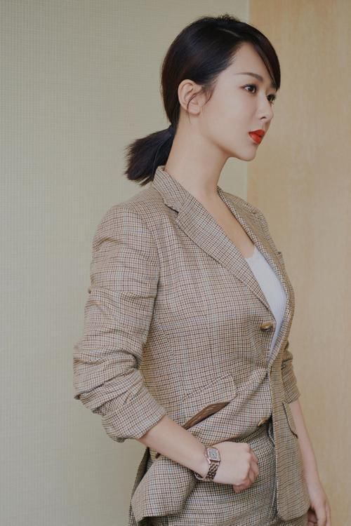 找上门|杨紫霸屏女神头衔稳当当,又有新剧找上门,我更在意和杨紫合作的他