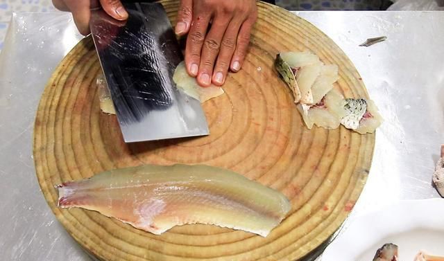  只顾|酸菜鱼别只顾着放酸菜，做好这个步骤汤汁更入味鲜美