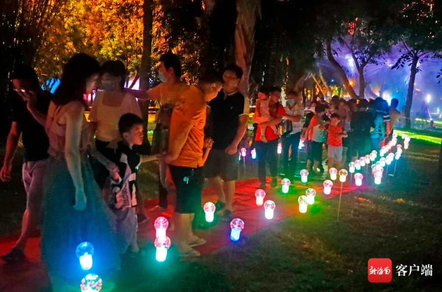  夜晚|双节期间海口万绿园夜晚人气爆棚