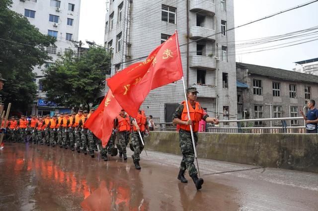 万州|重庆万州：洪水过后，武警官兵全力奋战清淤一线