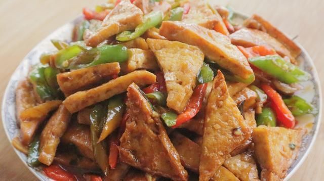 豆腐|夏天就馋豆腐这个吃法,切一切煮5分钟,出锅连渣都不剩,太好吃